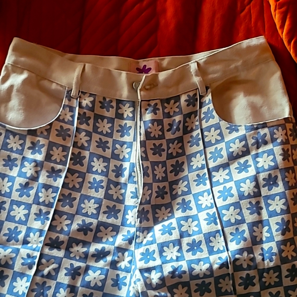 "Lisa says Gah".Roby Daisy Jean. Blue and white jeans.high waist - Picture 2 of 9